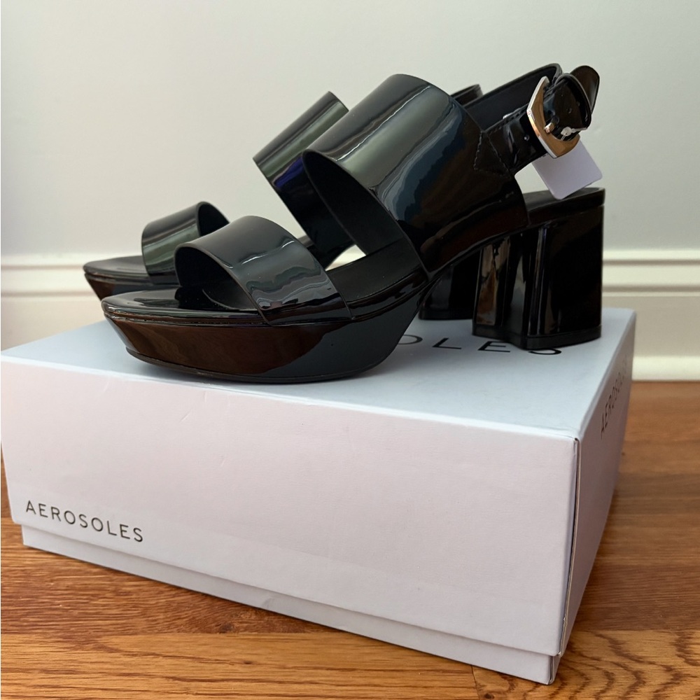 NWT AEROSOLES Black Sandals Glossy Finish Size 9.5 Original $89 Priced at $43